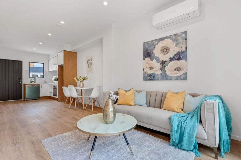 Photo of property in 2/5 Matata Place, Dallington, Christchurch, 8061