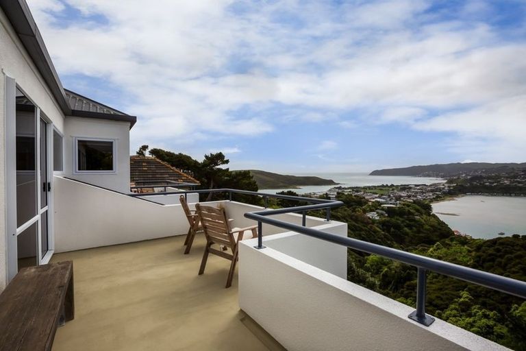 Photo of property in 37 Kahu Road, Paremata, Porirua, 5024