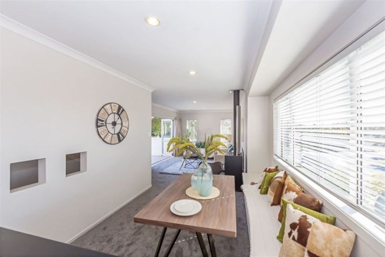 Photo of property in 69 Buscomb Avenue, Henderson, Auckland, 0610