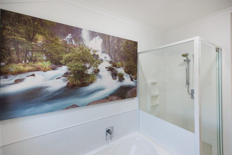 Photo of property in 18 Medallion Court, Kelvin Grove, Palmerston North, 4414