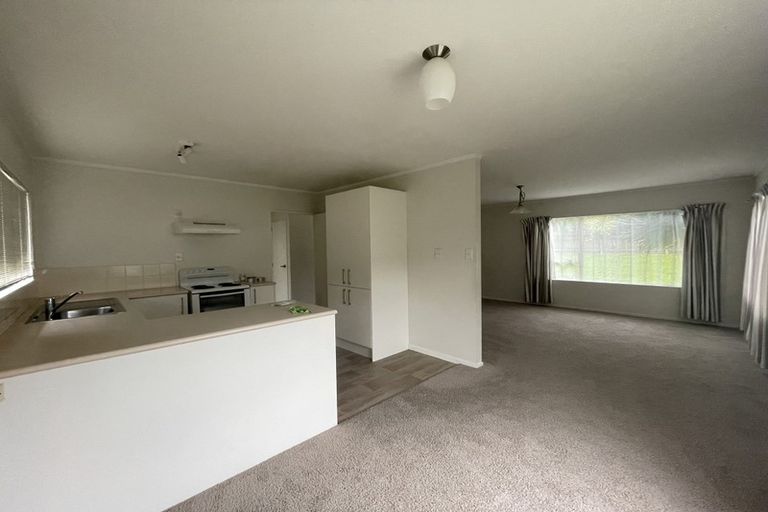 Photo of property in 5 Mira Place, Windsor Park, Auckland, 0632