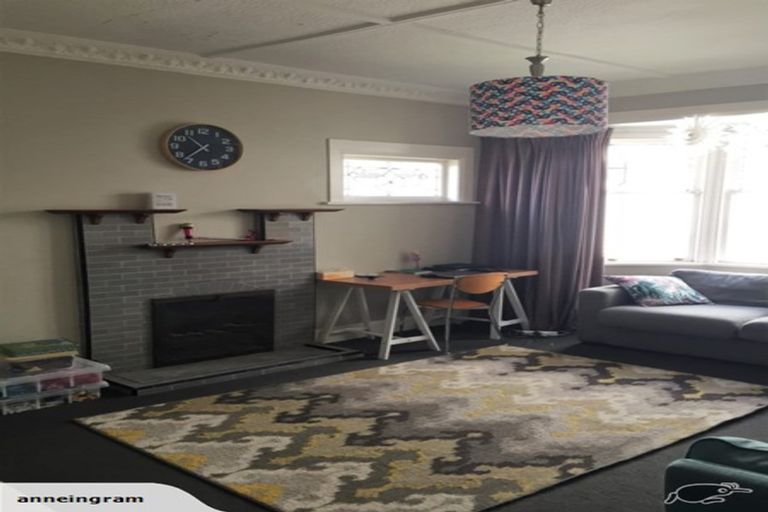 Photo of property in 23 Severn Street, Island Bay, Wellington, 6023