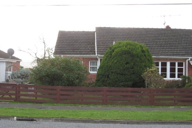 Photo of property in 27 Grierson Street, Naenae, Lower Hutt, 5011