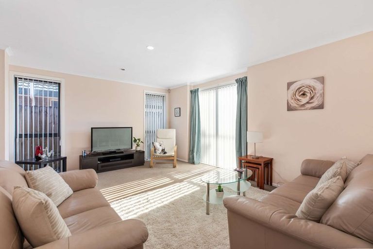 Photo of property in 10 Redcastle Drive, East Tamaki, Auckland, 2013