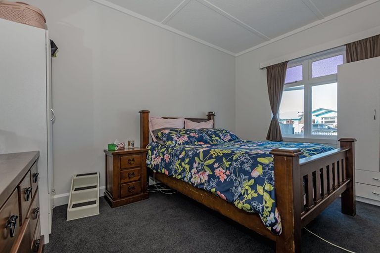 Photo of property in 98 Wood Street, Takaro, Palmerston North, 4410