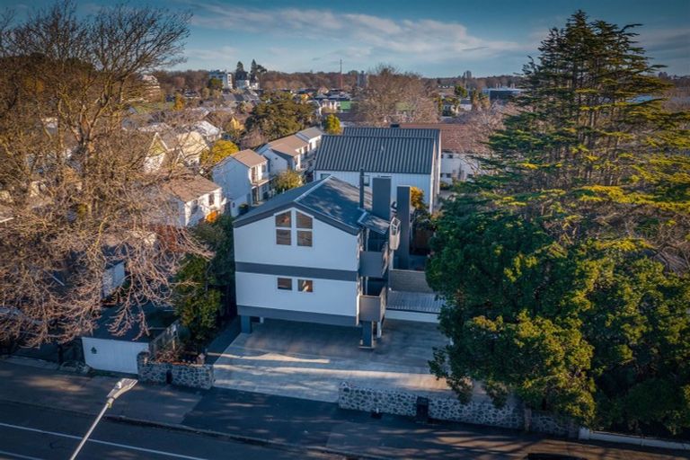 Photo of property in 2/63 Papanui Road, Merivale, Christchurch, 8014