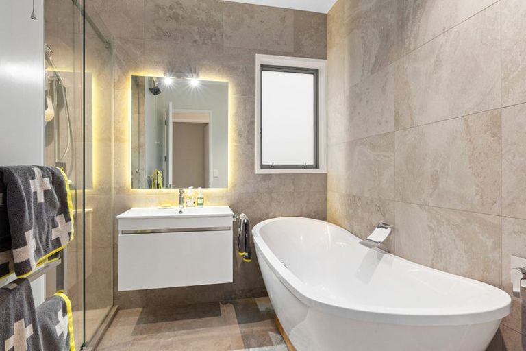 Photo of property in 44 Saint Andrews Hill Road, Mount Pleasant, Christchurch, 8081