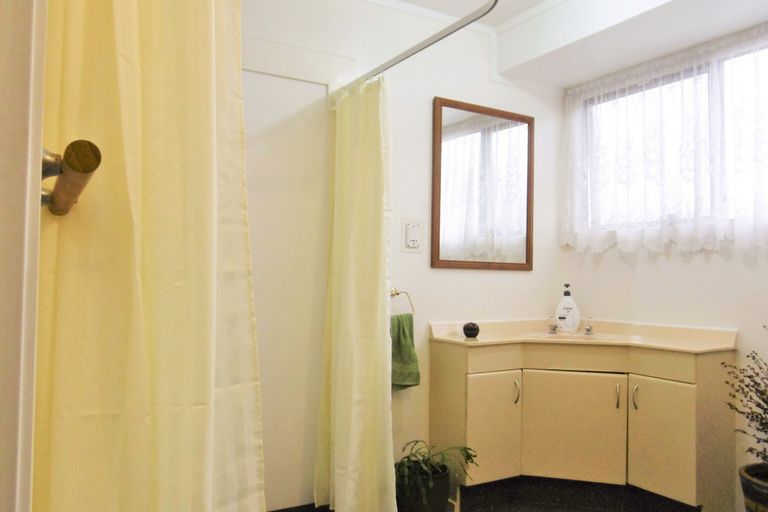 Photo of property in 1/55 Colwill Road, Massey, Auckland, 0614