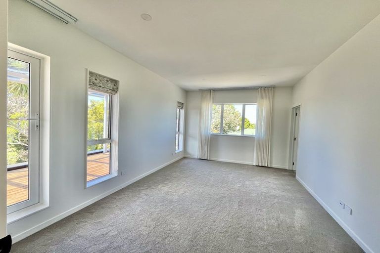 Photo of property in 7b Hanson Place, West Harbour, Auckland, 0618