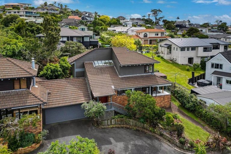 Photo of property in 1/35 Calypso Place, Rothesay Bay, Auckland, 0630