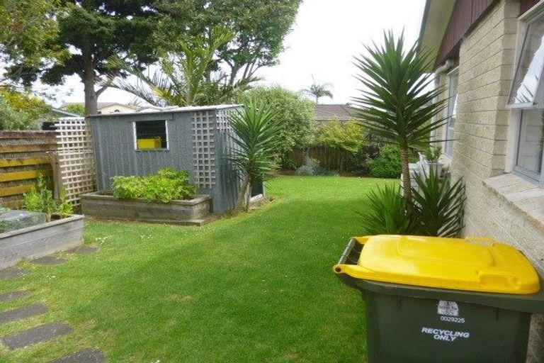 Photo of property in 2/8 Belmere Rise, Farm Cove, Auckland, 2012