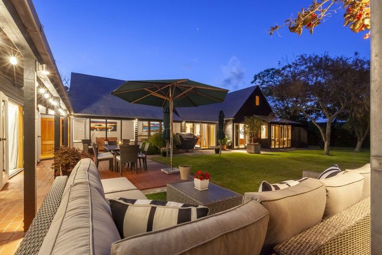 Photo of property in 9-11 Rosebank Grove, Waikanae, 5036