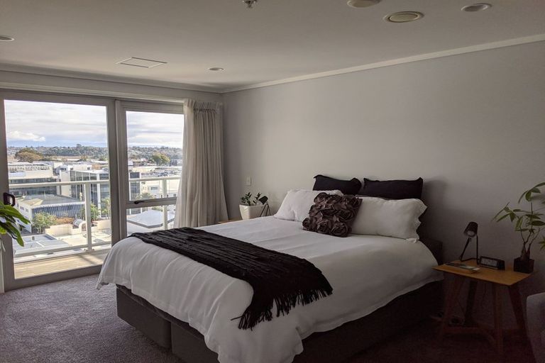 Photo of property in 12/72b Devonport Road, Tauranga, 3110