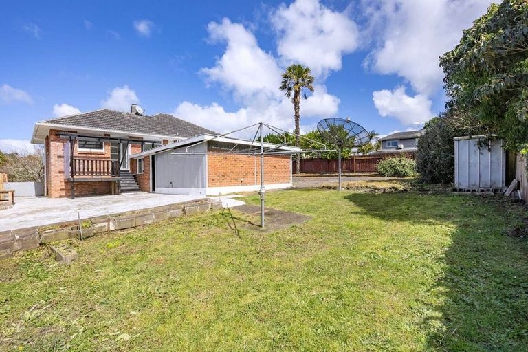 Photo of property in 78 Divich Avenue, Te Atatu South, Auckland, 0610