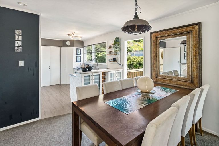 Photo of property in 1 Goddard Grove, Churton Park, Wellington, 6037