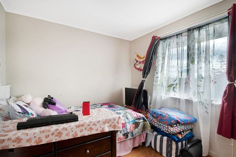 Photo of property in 18 Sherwood Avenue, Te Atatu South, Auckland, 0610