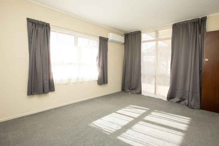 Photo of property in 24 Forest Lake Road, Forest Lake, Hamilton, 3200