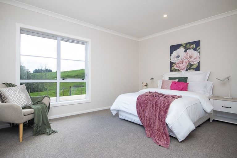 Photo of property in 38 Native Road, Pukekawa, Tuakau, 2696