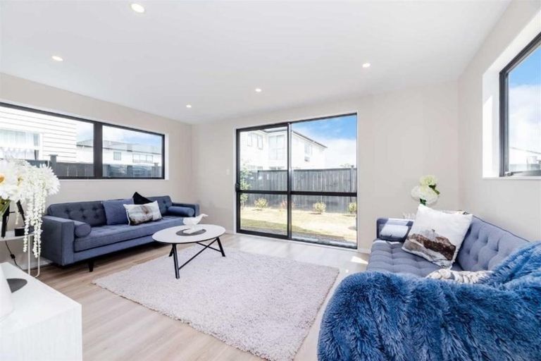 Photo of property in 18 Myland Drive, Hobsonville, Auckland, 0616