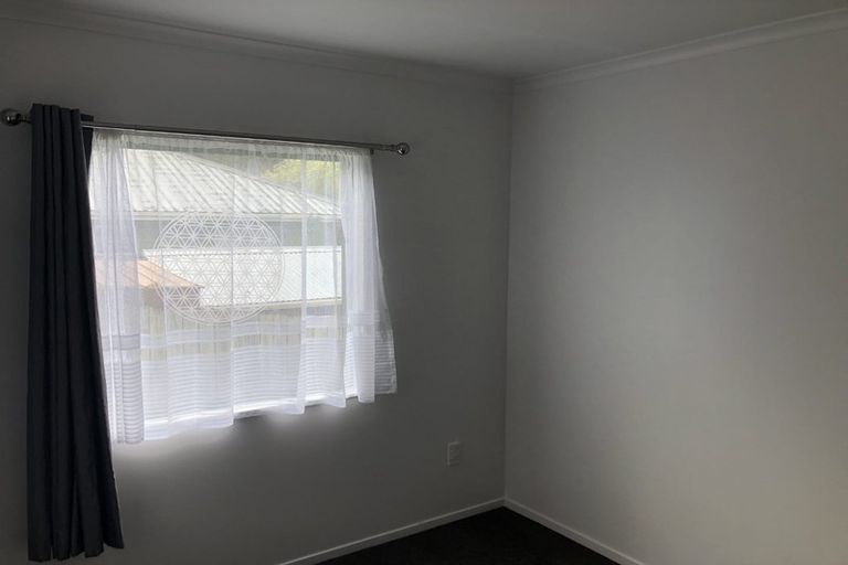 Photo of property in 12a Midgley Road, West Harbour, Auckland, 0618