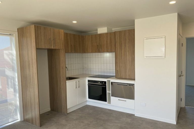 Photo of property in 4/43 Yeovil Road, Te Atatu Peninsula, Auckland, 0610