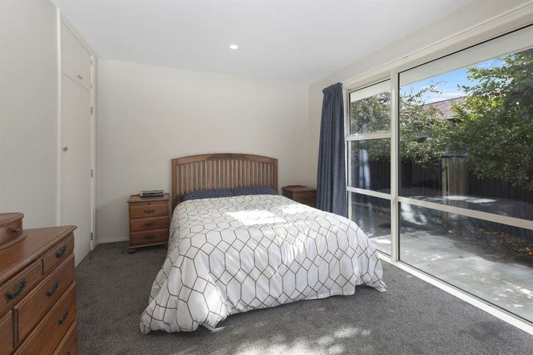 Photo of property in 15 Frensham Crescent, Woolston, Christchurch, 8062
