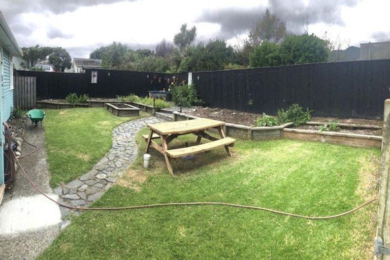 Photo of property in 12 Miriona Grove, Paekakariki, 5034