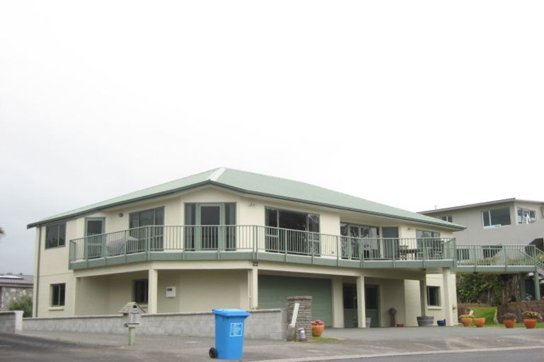 Photo of property in 22 Arden Place, Oakura, 4314