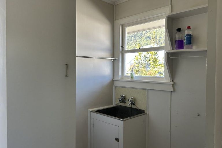 Photo of property in 72 Auckland Street, Picton, 7220