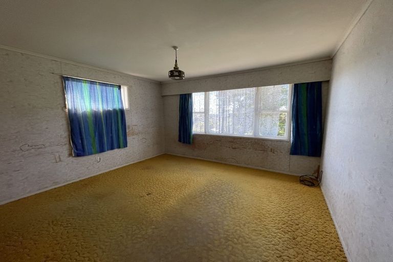 Photo of property in 305 Don Buck Road, Massey, Auckland, 0614