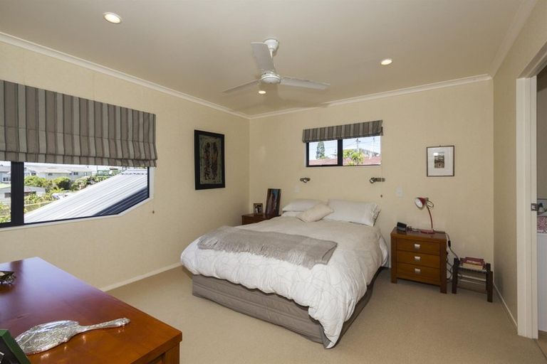Photo of property in 99 Wade River Road, Stanmore Bay, Whangaparaoa, 0932