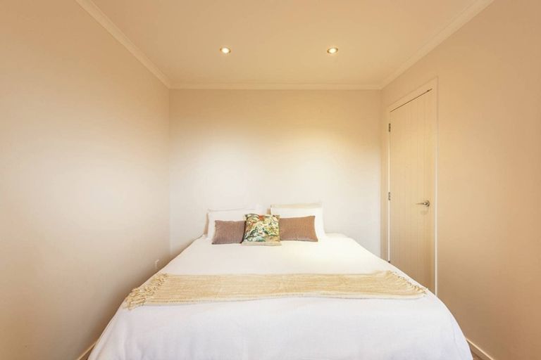 Photo of property in 42a Landsdowne Terrace, Karori, Wellington, 6012