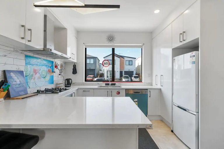 Photo of property in 3 Tumu Road, Papakura, 2110