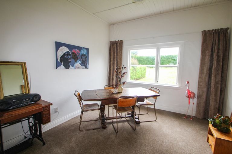 Photo of property in 16 Worcester Street, Hampden, 9410