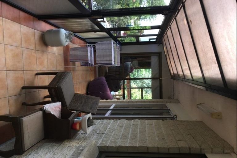 Photo of property in 1/147 Ocean View Road, Hillcrest, Auckland, 0627