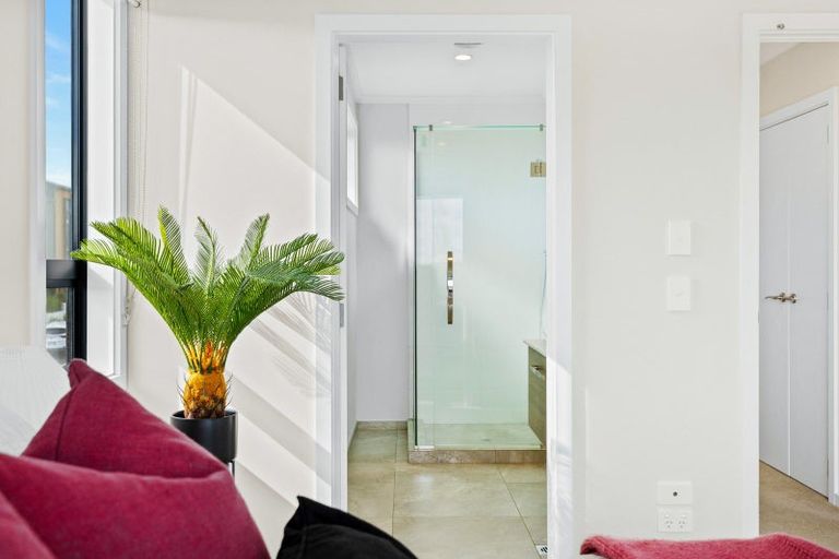 Photo of property in 24 Marine Parade, Hobsonville, Auckland, 0616