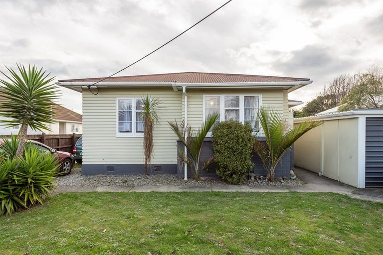 Photo of property in 43 Aotaki Street, Otaki, 5512