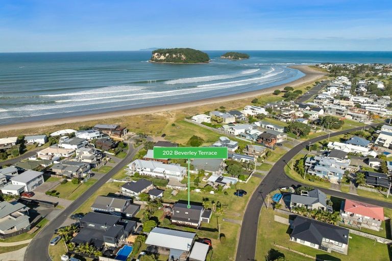 Photo of property in 202 Beverley Terrace, Whangamata, 3620
