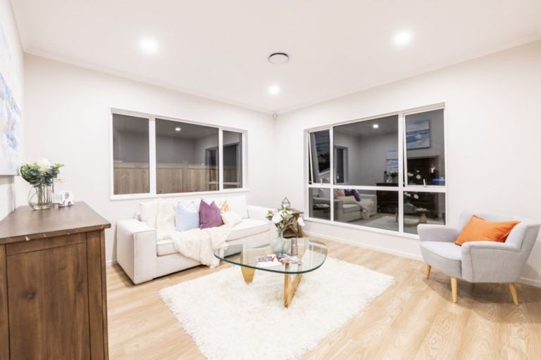 Photo of property in 30 Carrickdawson Drive, Flat Bush, Auckland, 2019