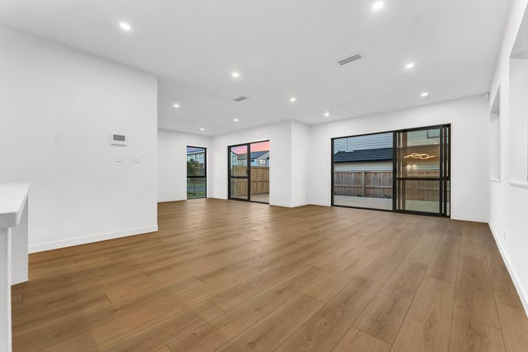 Photo of property in 14 Gertrude Cole Road, Clarks Beach, 2122