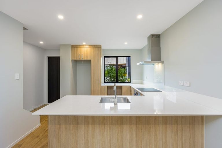 Photo of property in 2d Nerita Place, Long Bay, Auckland, 0630