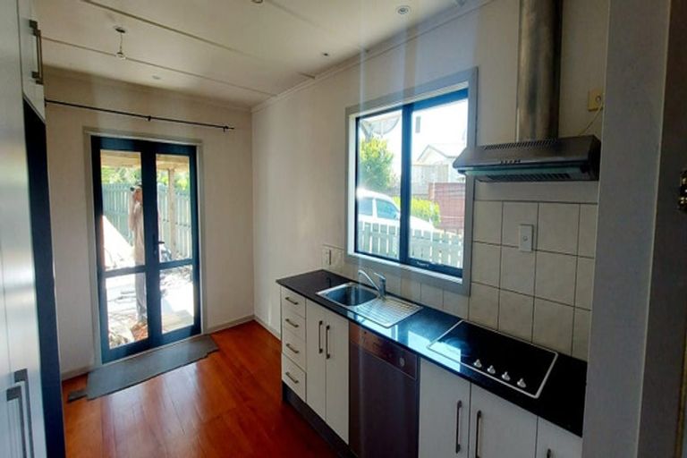 Photo of property in 45 Coniston Avenue, Te Atatu South, Auckland, 0610