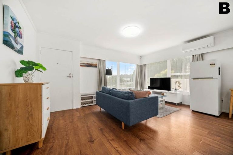 Photo of property in 49 Peach Road, Glenfield, Auckland, 0629
