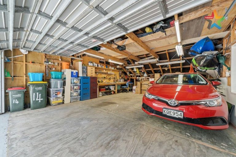 Photo of property in 14 Maungaraki Road, Korokoro, Lower Hutt, 5012