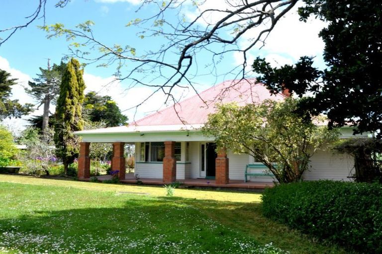 Photo of property in 244 Matakohe West Road, Matakohe, 0594