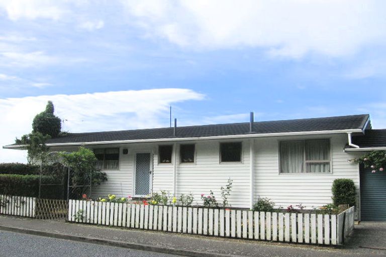 Photo of property in 22 Downing Street, Crofton Downs, Wellington, 6035