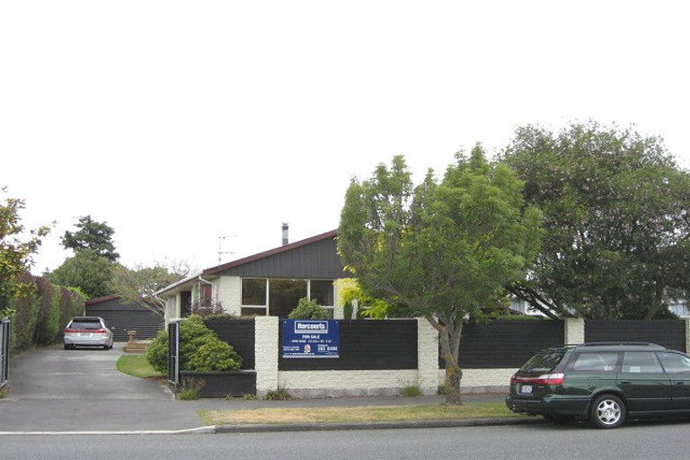 Photo of property in 162 Queenspark Drive, Parklands, Christchurch, 8083