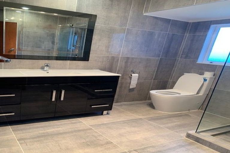 Photo of property in 16 Glenside Avenue, Pakuranga, Auckland, 2010