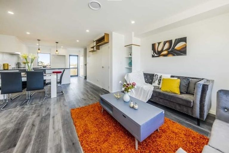 Photo of property in 55a Soaring Bird Drive, Takanini, 2112