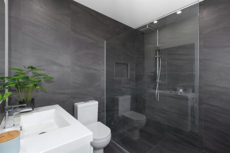 Photo of property in 15 Bridford Way, Paraparaumu, 5032